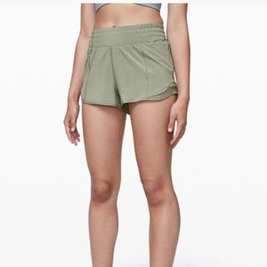 lululemon hotty hot high rise shorts 2.5”